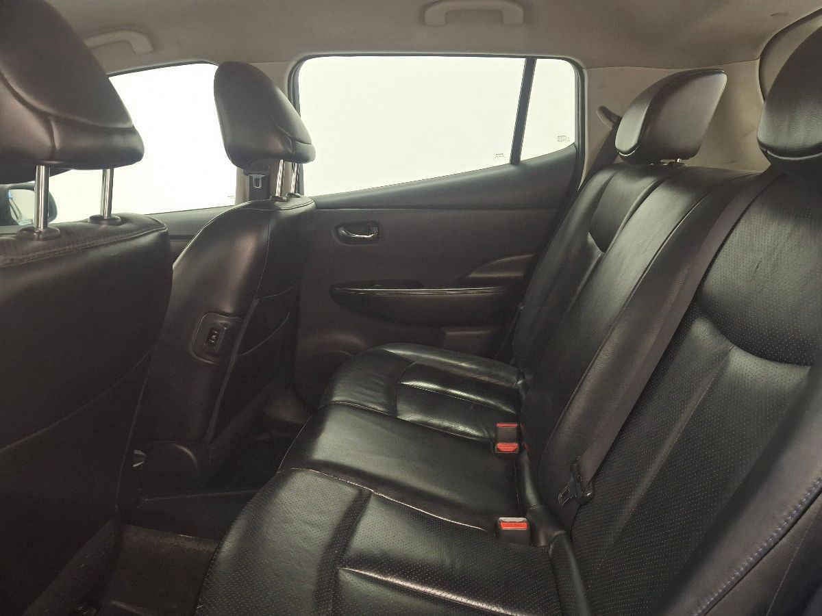 2015 Nissan LEAF 5p Electrico 24 kwh/90 kw