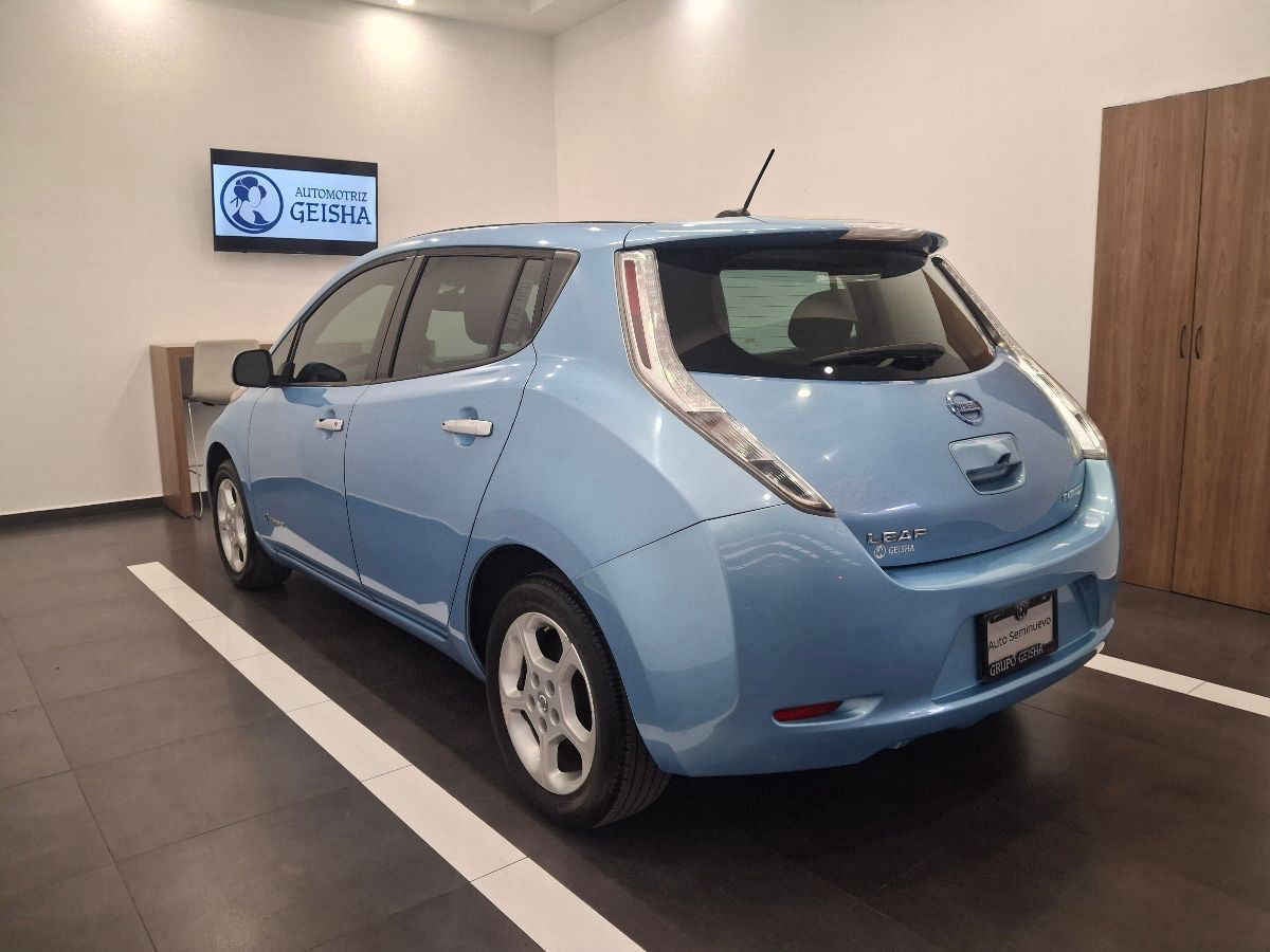 2015 Nissan LEAF 5p Electrico 24 kwh/90 kw
