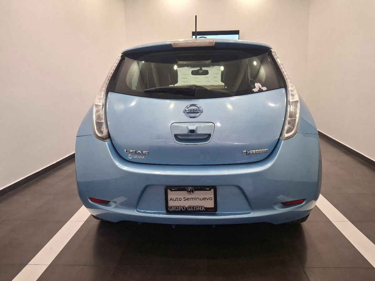 2015 Nissan LEAF 5p Electrico 24 kwh/90 kw
