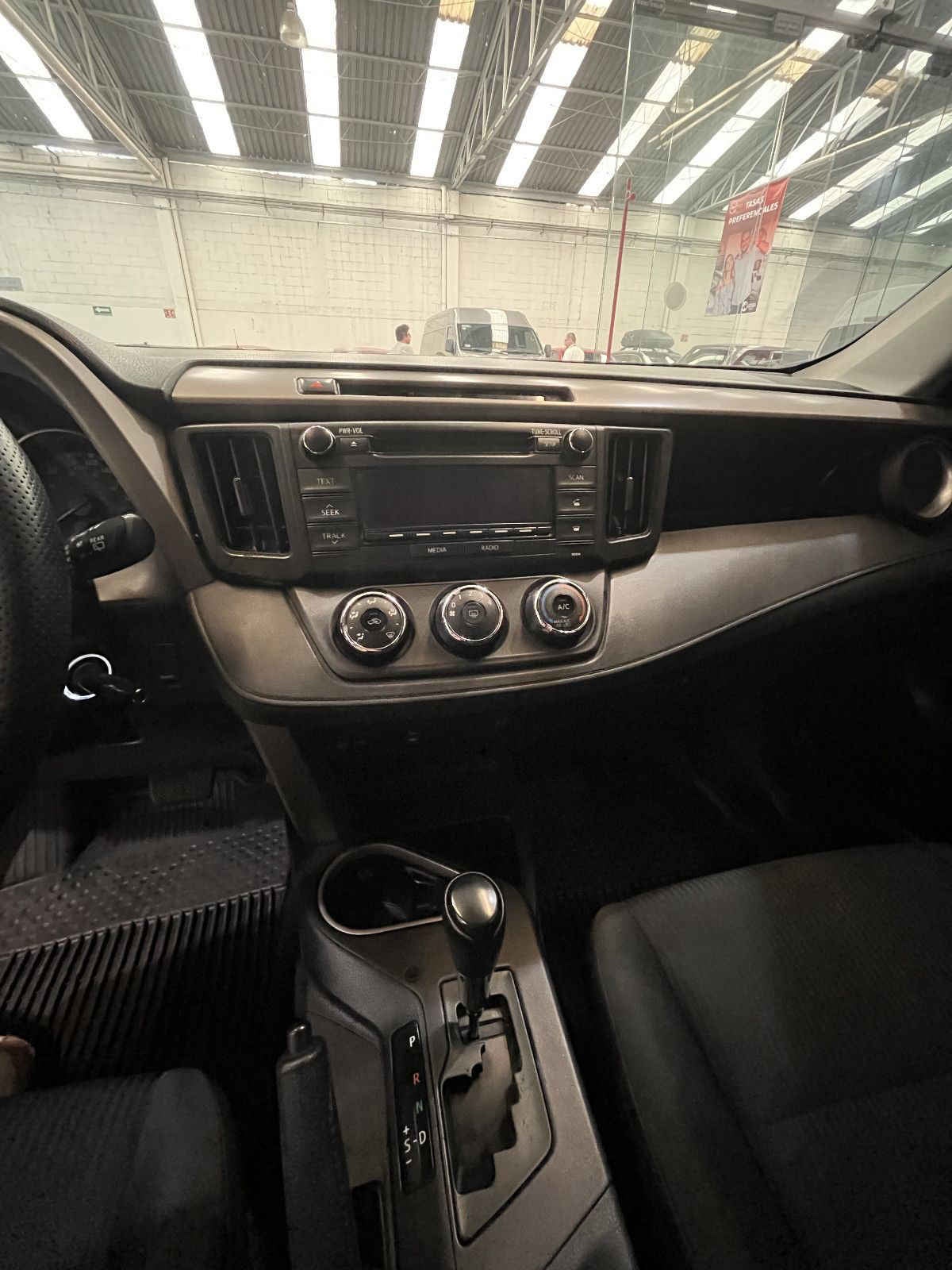 2018 Toyota RAV4 5p LE L4/2.5 Aut