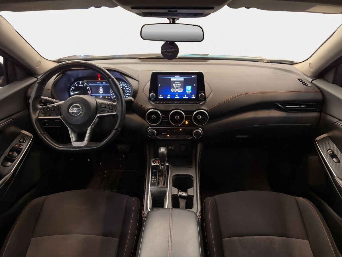 2022 Nissan Sentra 4p SR Bi-tono L4/2.0 Aut