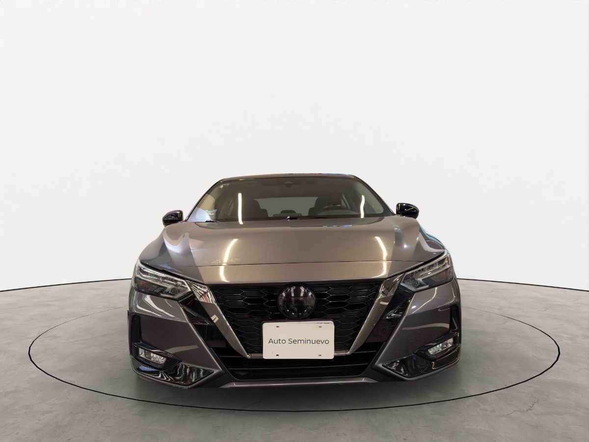 2022 Nissan Sentra 4p SR Bi-tono L4/2.0 Aut