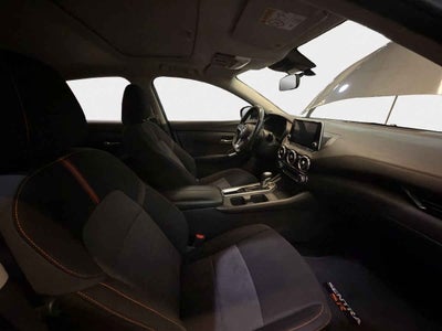 2022 Nissan Sentra 4p SR Bi-tono L4/2.0 Aut