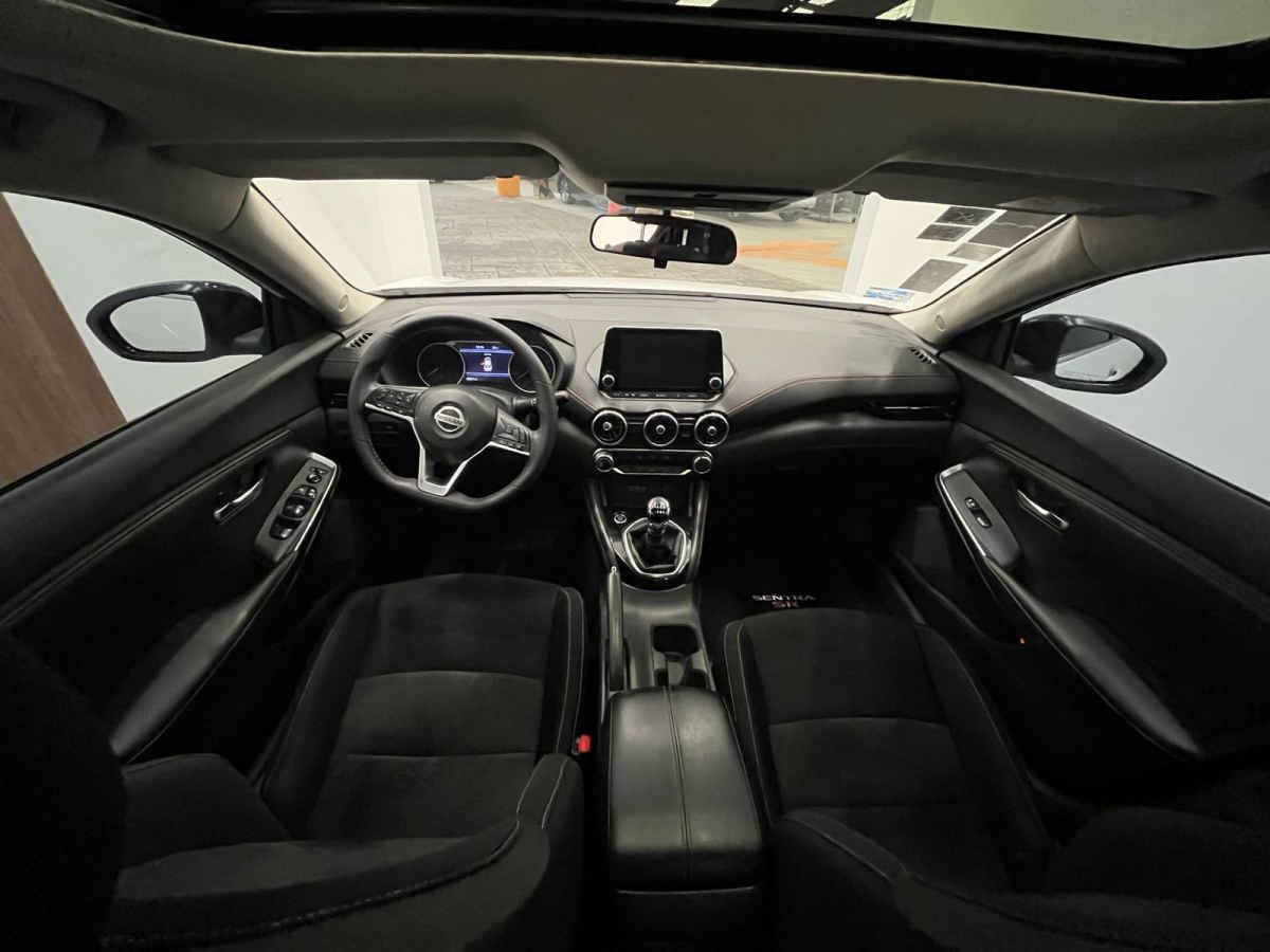 2020 Nissan Sentra 4p SR L4/2.0/T Man