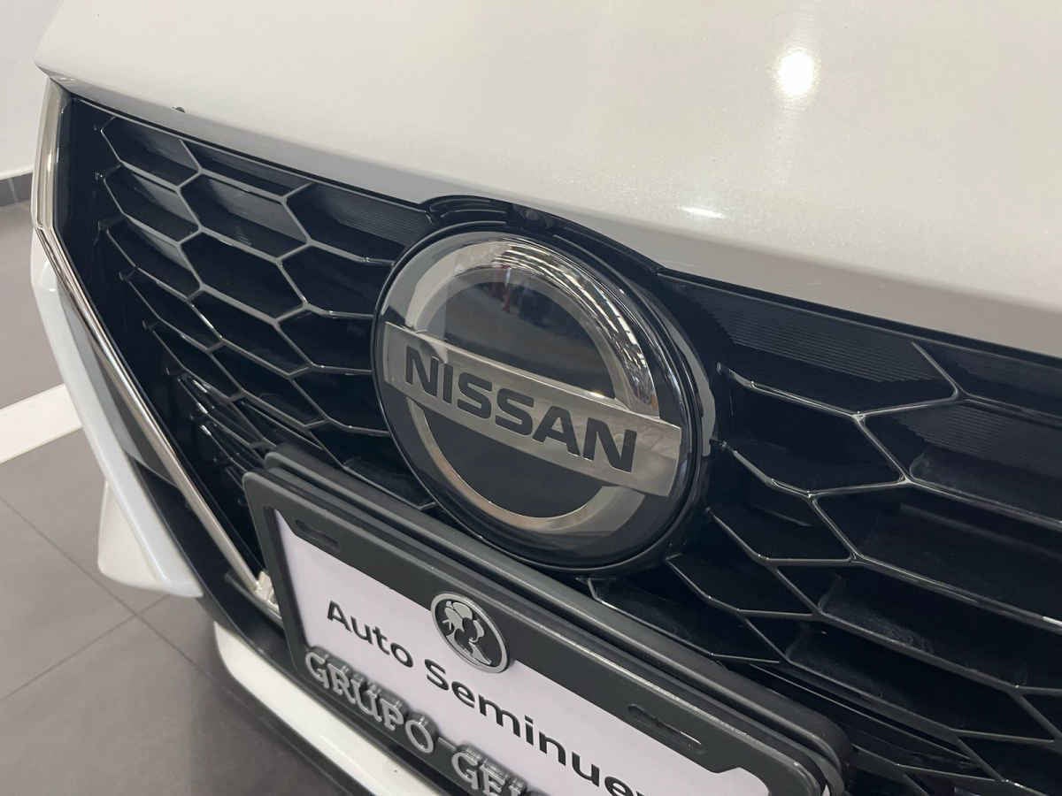 2020 Nissan Sentra 4p SR L4/2.0/T Man