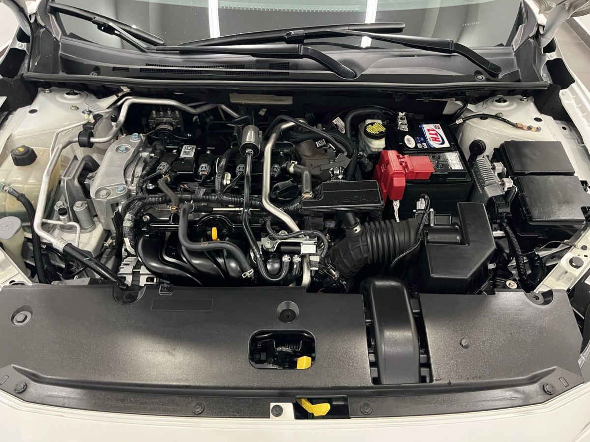 2020 Nissan Sentra 4p SR L4/2.0/T Man