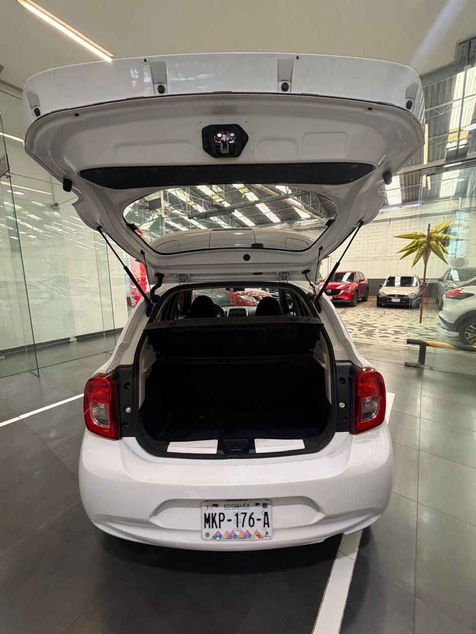 2018 Nissan March 5p Advance L4/1.6 Man