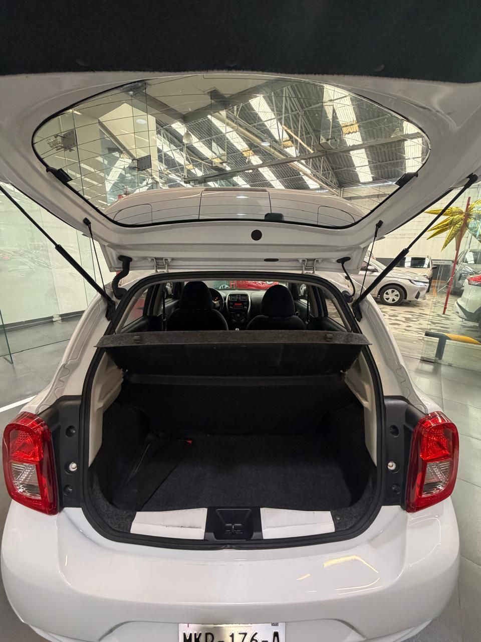 2018 Nissan March 5p Advance L4/1.6 Man