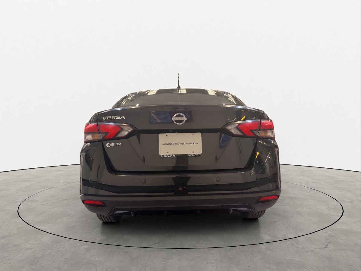 2023 Nissan Versa 4p Advance L4/1.6 Man