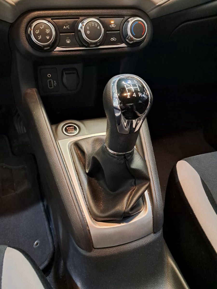 2022 Nissan Versa 4p Advance L4/1.6 Man