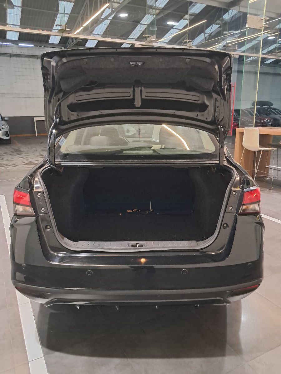 2022 Nissan Versa 4p Advance L4/1.6 Man