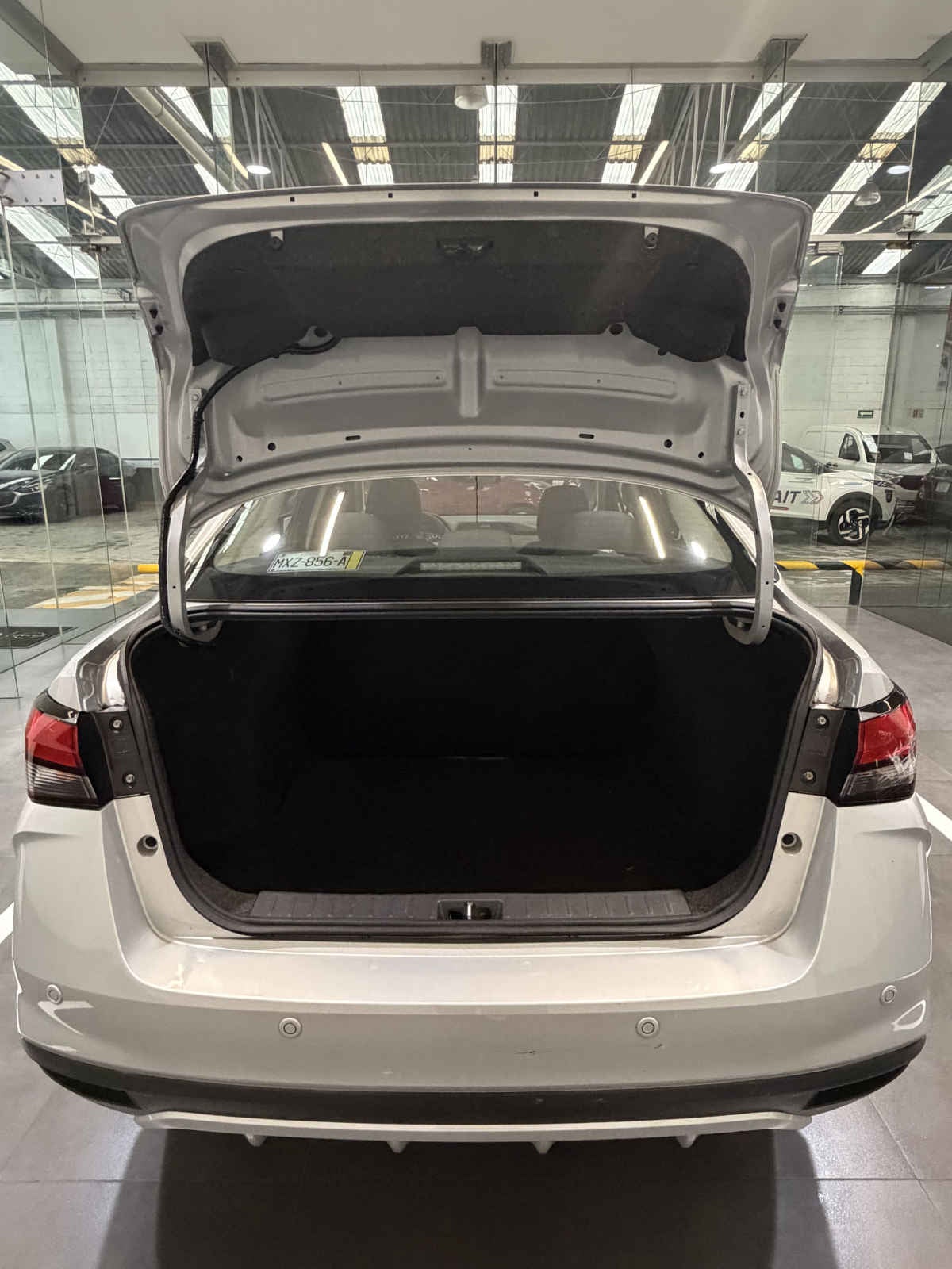2024 Nissan Versa 4p Sense L4/1.6 Man