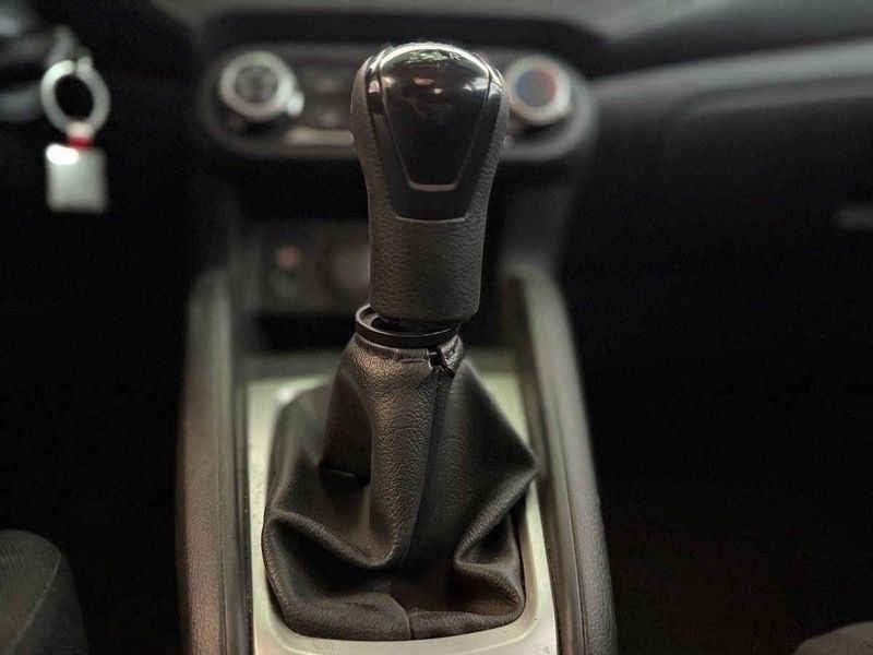 2022 Nissan Versa 4p Sense L4/1.6 Man