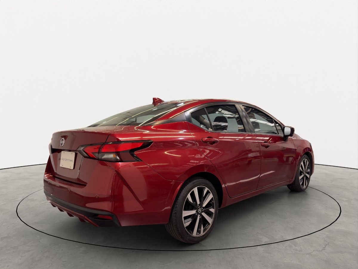 2021 Nissan Versa 4p Platinum L4/1.6 Aut