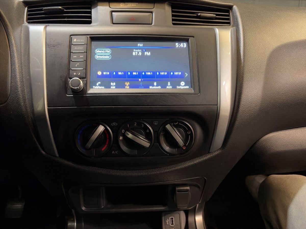 2022 Nissan Frontier 4p LE L4/2.5 Man