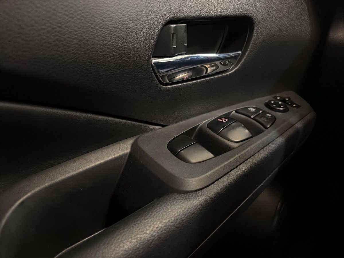 2025 Nissan Kicks 5p Play Advance L4/1.6 Aut