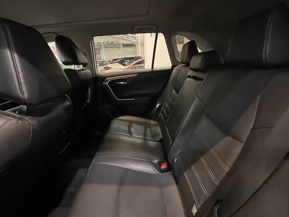 2022 Toyota RAV4 5p Hybrid L4/2.5 Aut