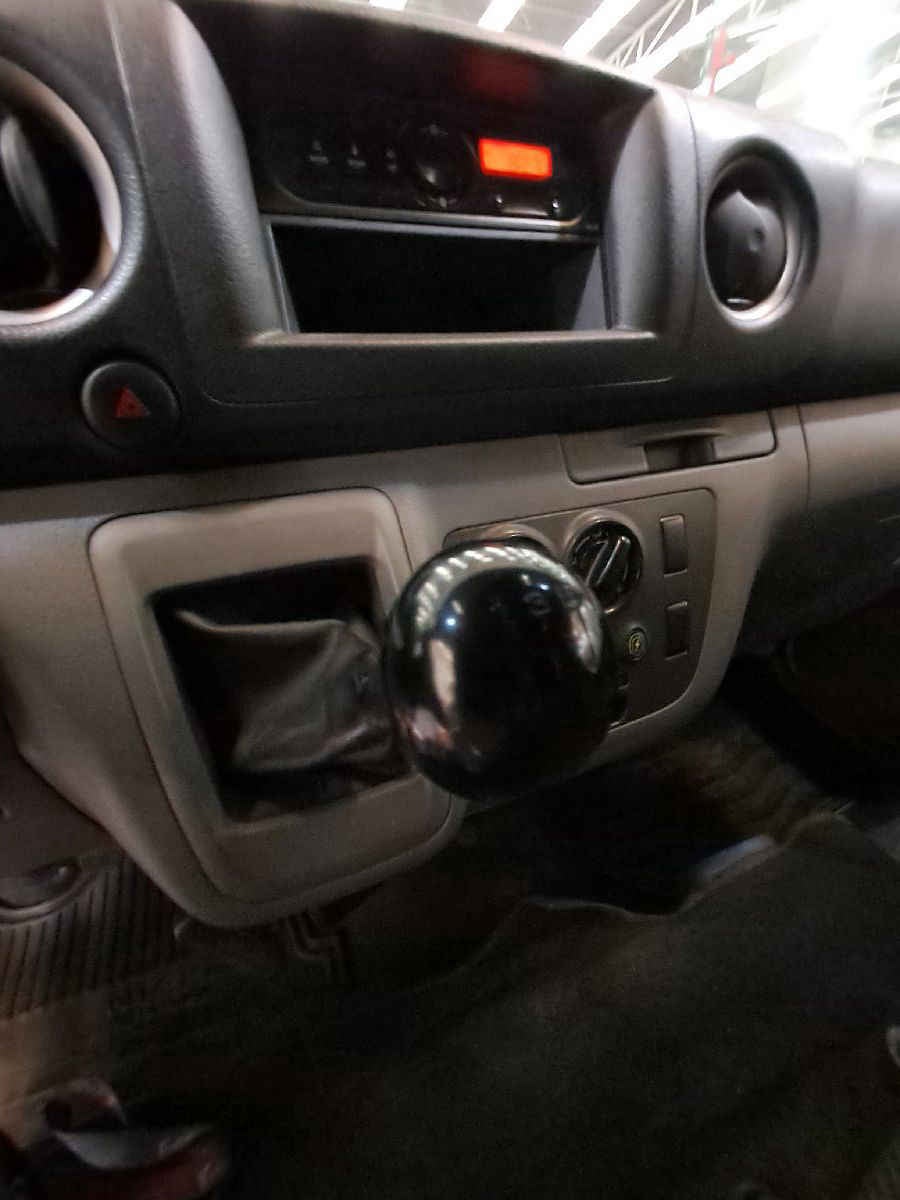 2020 Nissan Urvan 4p Amplia L4/2.5 Diesel Man 15/Pas P/Seg