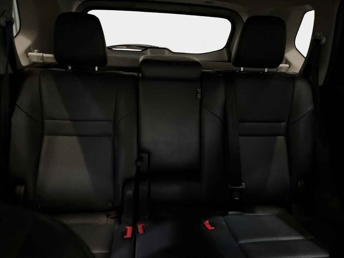 2024 Nissan X-Trail 5p Platinum 2 Row L4/2.5 Aut