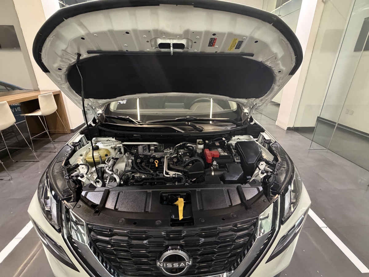 2025 Nissan X-Trail 5p Exclusive 2 Row L4/2.5 Aut