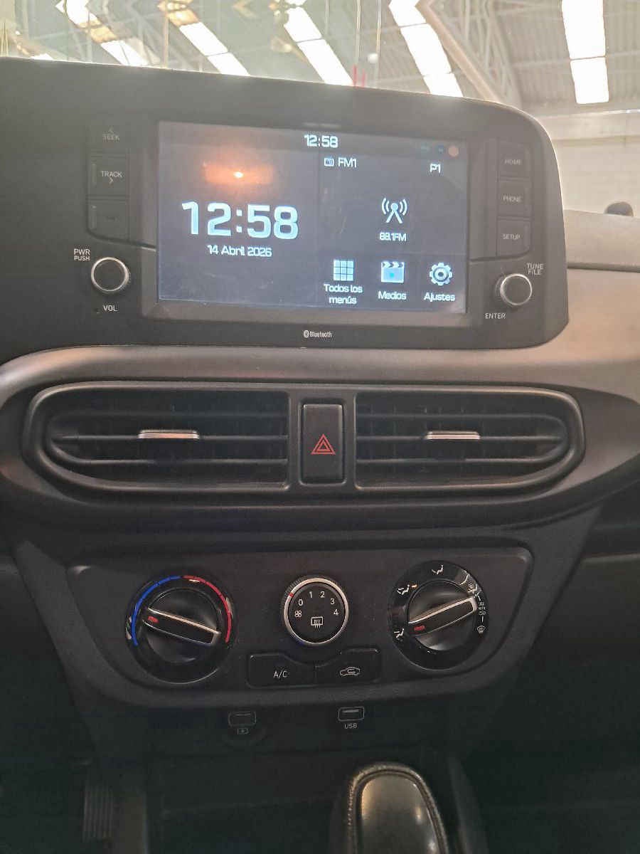 2021 Hyundai Grand i10 4p GL MID L4/1.2 Premium Aut