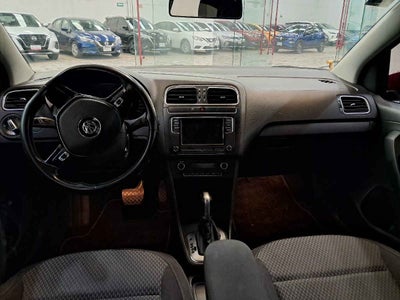 2020 Volkswagen Vento 4p Comfortline L4/1.6 Aut