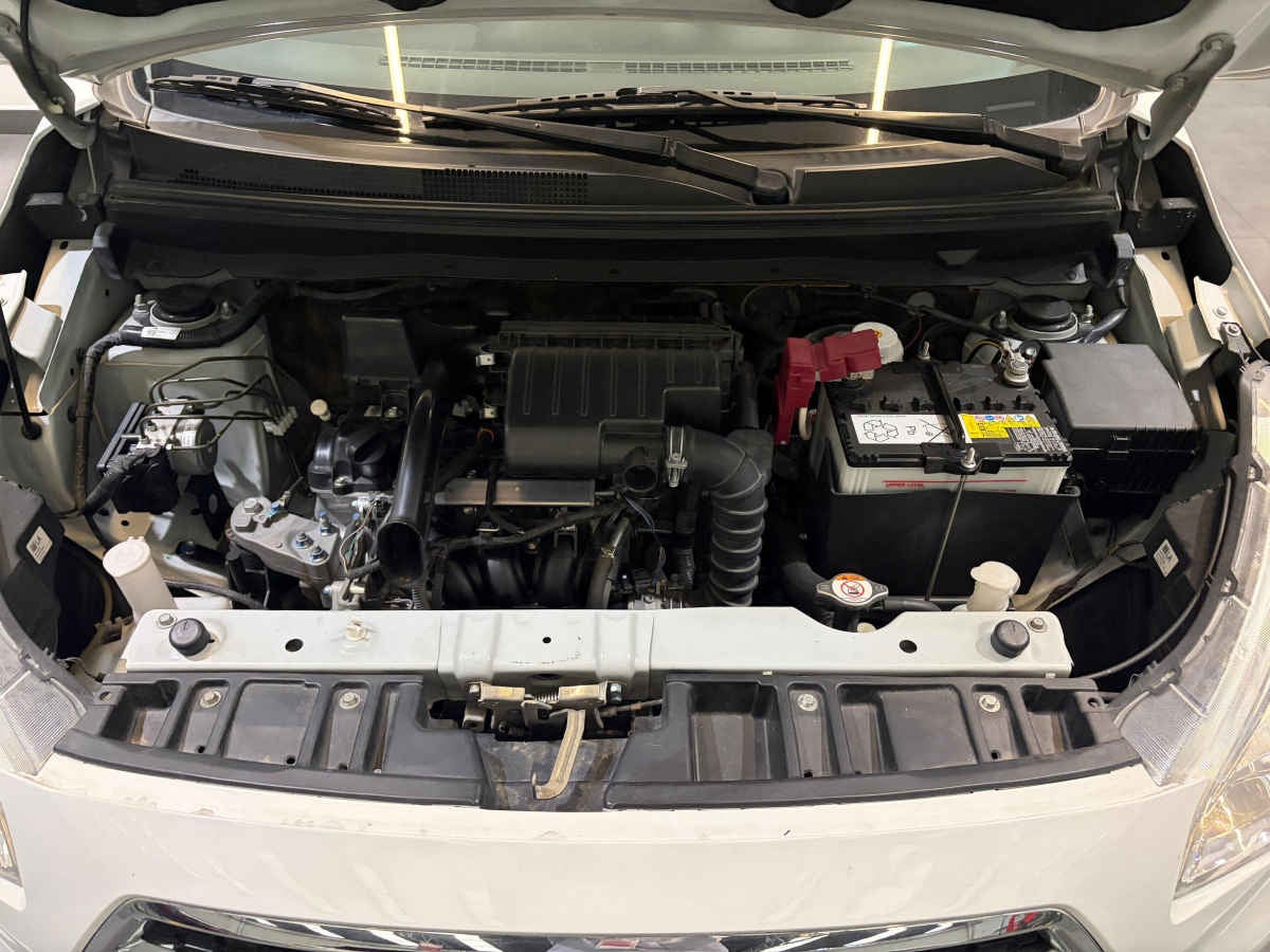 2023 Dodge Attitude 4p SXT L3/1.2 Aut