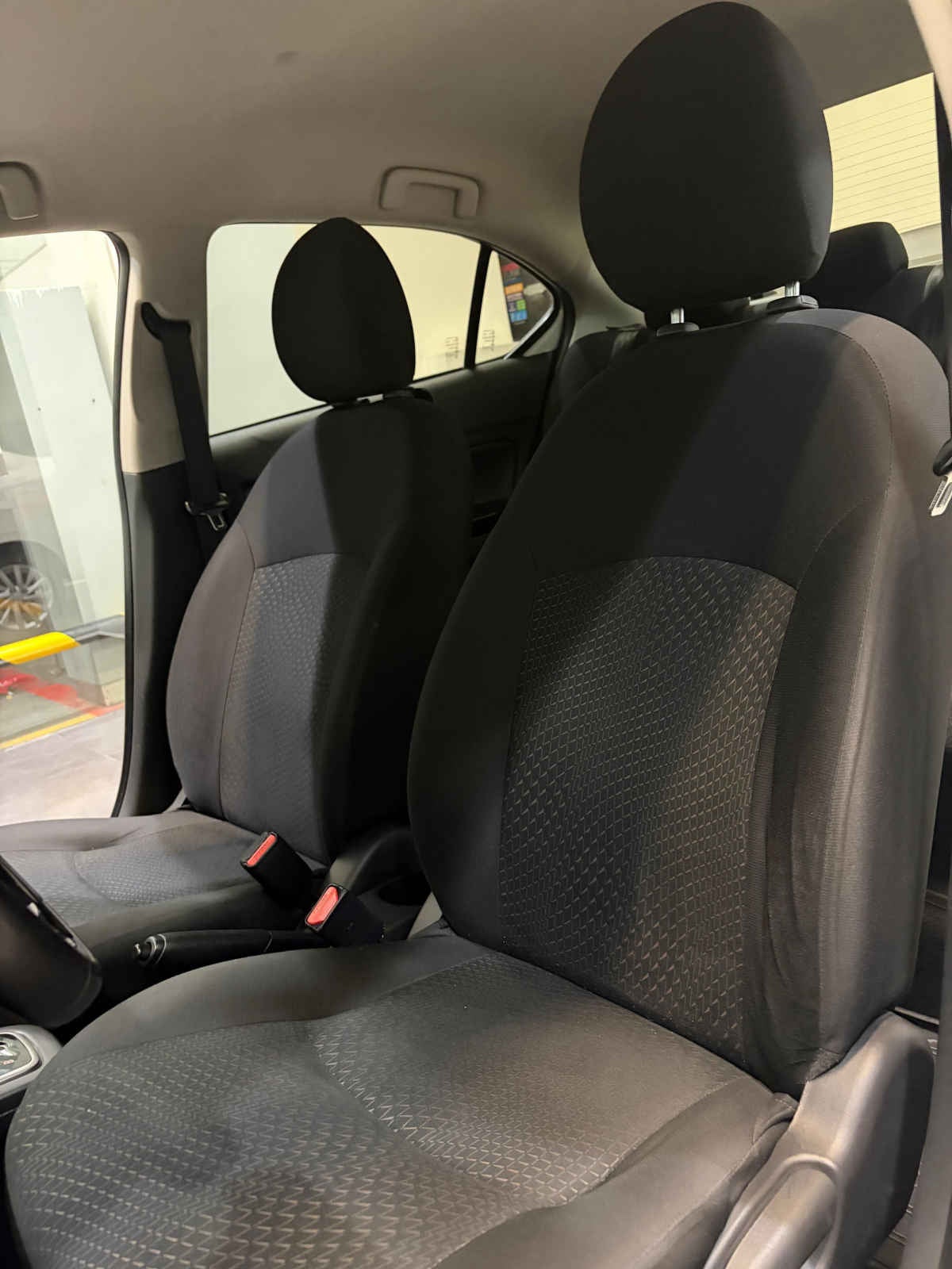 2023 Dodge Attitude 4p SXT L3/1.2 Aut