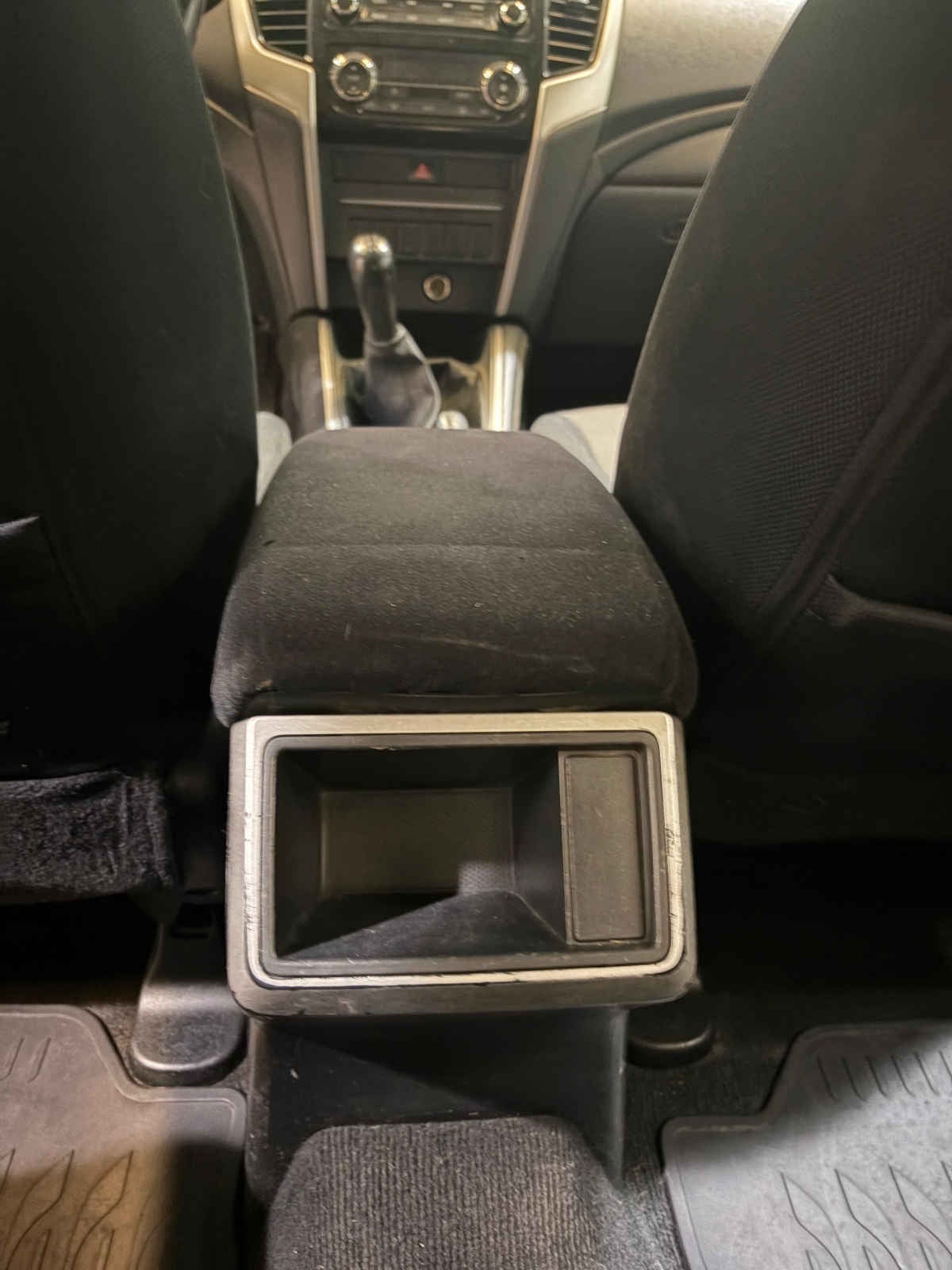 2022 Mitsubishi L200 4p Doble GLX L4/2.4 Man 4x2