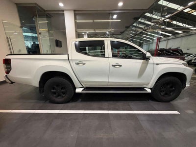 2022 Mitsubishi L200 4p Doble GLX L4/2.4 Man 4x2